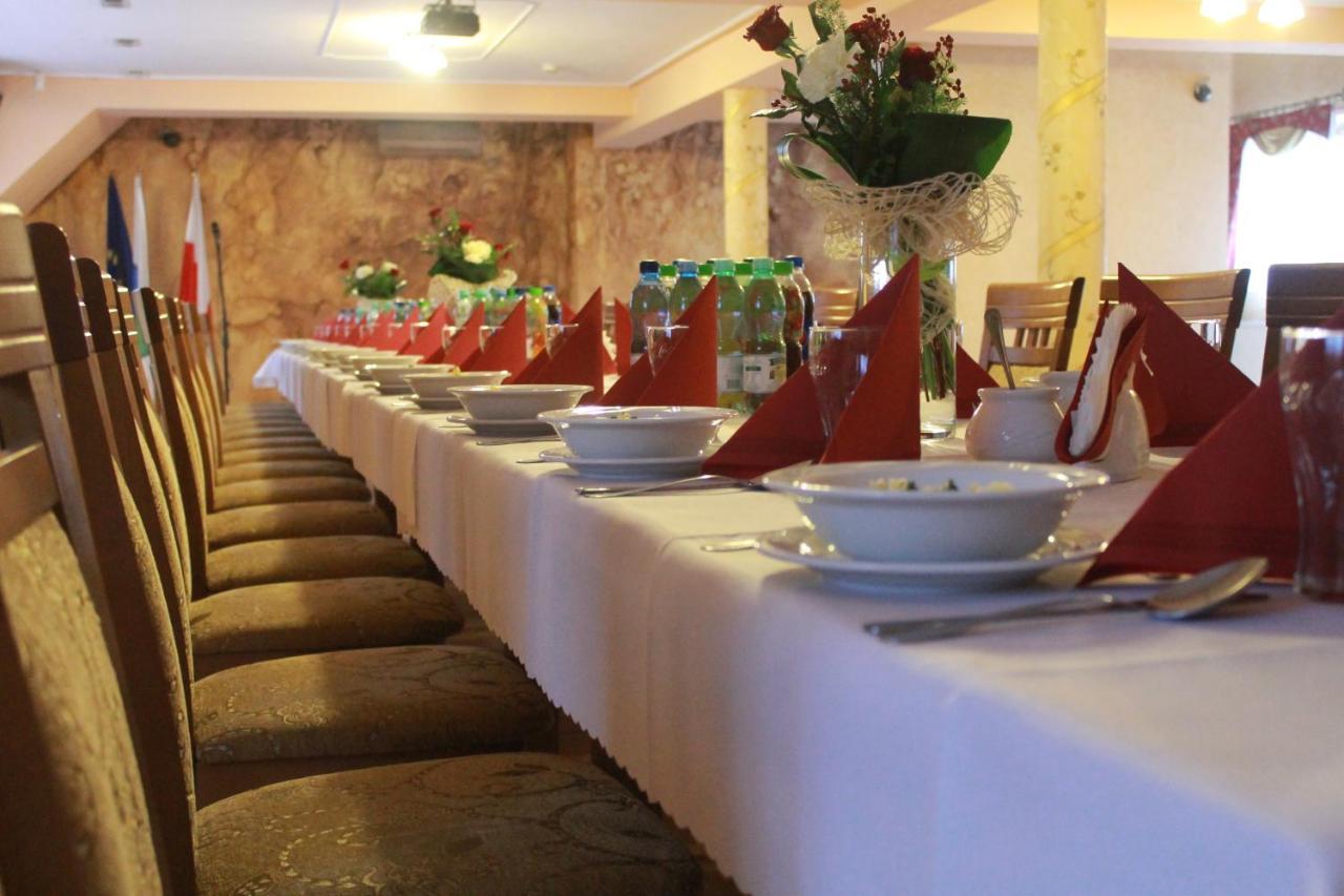 ホテル Pensjonat I Restauracja Nowak Łapsze Niżne エクステリア 写真