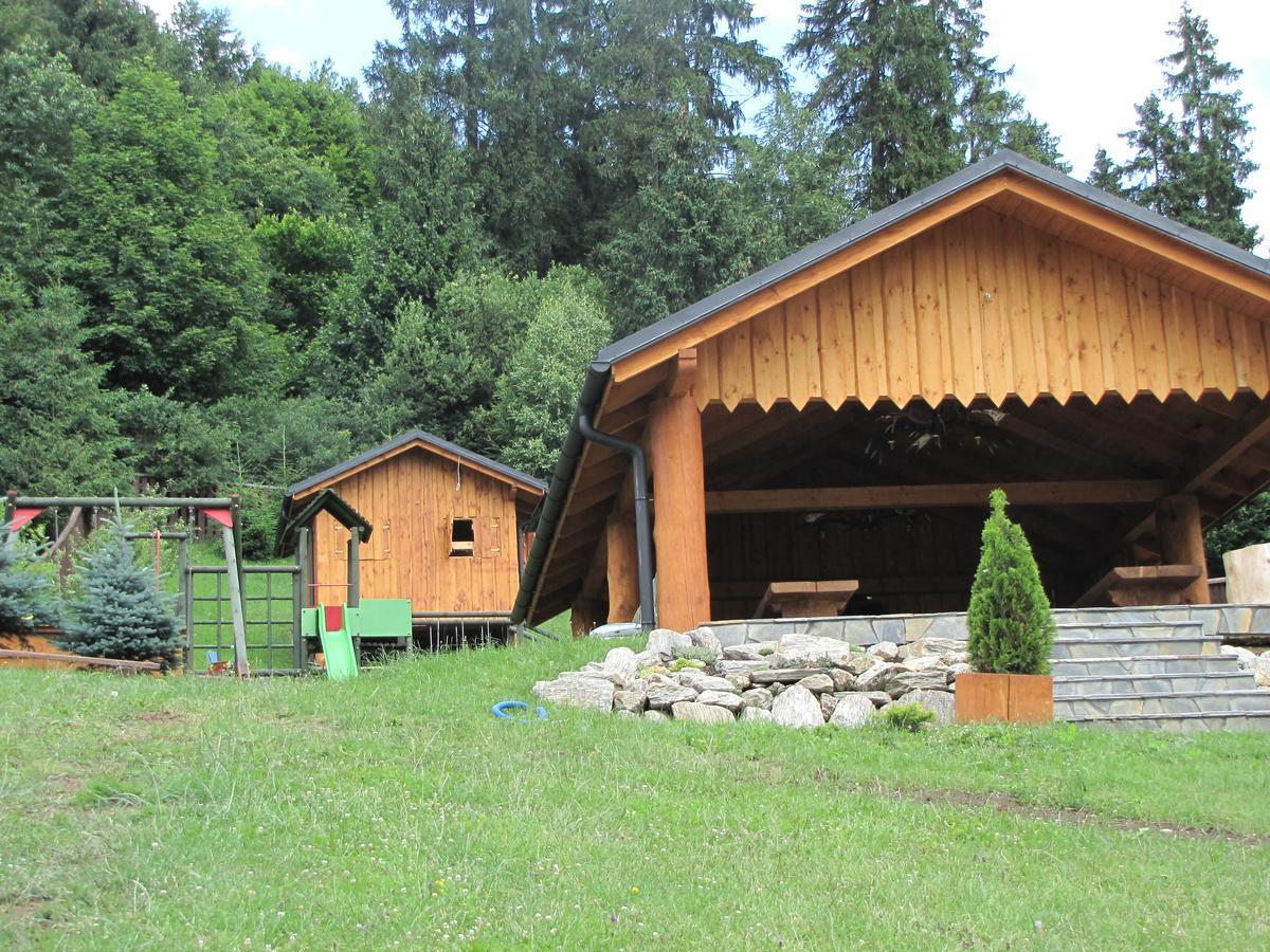 ホテル Pensjonat I Restauracja Nowak Łapsze Niżne エクステリア 写真